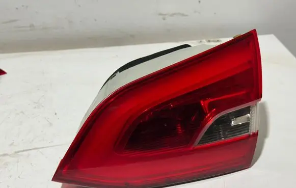 Peugeot 308 Tailgate rear/tail lights