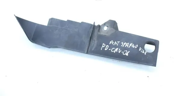 Honda CR-V Fender mounting bracket M6353