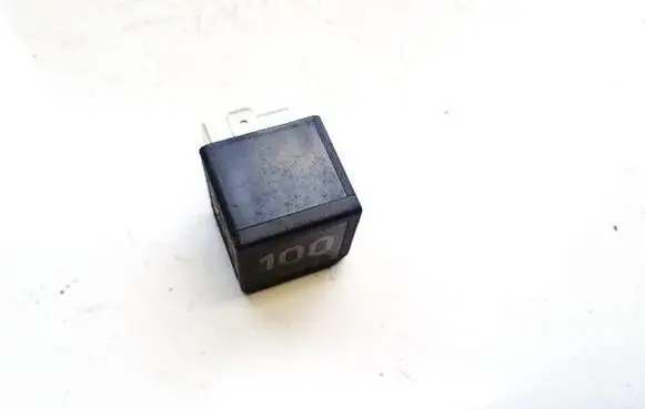 Skoda Octavia Mk2 (1Z) Other relay 95VW10K705CA V23156-J6-X45