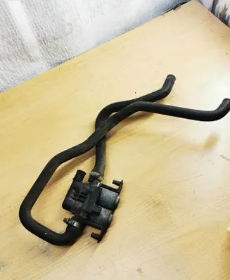 BMW 5 E39 Coolant heater control valve 8374995 6412837499502
