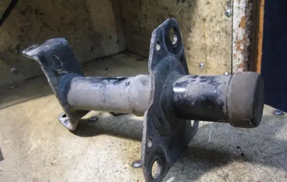 Volkswagen PASSAT B5 Front bumper shock/impact absorber 3B0807133A