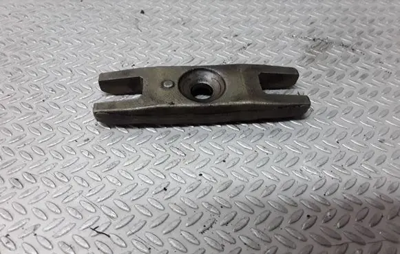 Opel Astra G Fuel Injector clamp holder