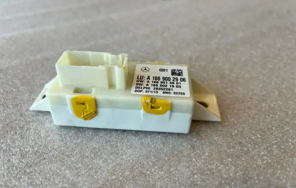 Mercedes-Benz C W204 Light module LCM A1669002906 A1669015801 1669002906