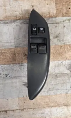 Toyota Yaris Electric window control switch 0114J2D