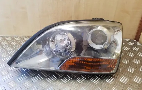 KIA Sorento Headlight/headlamp 921013E5