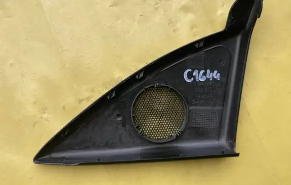 Mercedes-Benz C W203 Front door speaker cover trim A2037200248