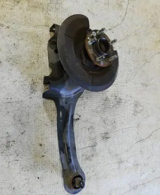 Rear wheel hub spindle/knuckle