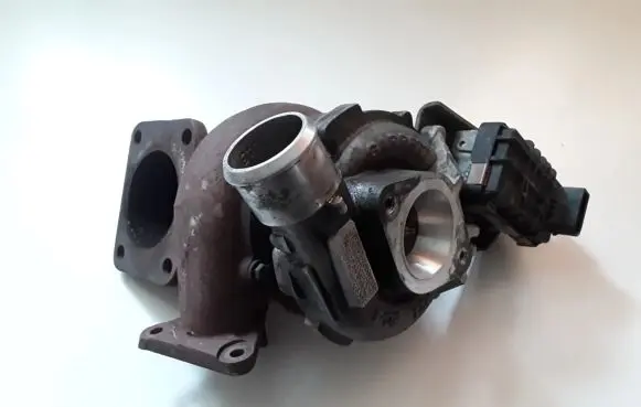 Land Rover Defender Turbo 601Q6K682