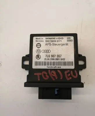Volkswagen Touareg I Light module LCM 7L6907357
