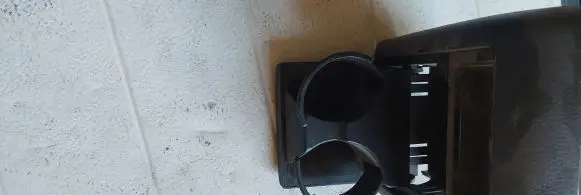 Subaru Legacy Cup holder back 