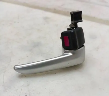 Mazda 5 Front door interior handle 