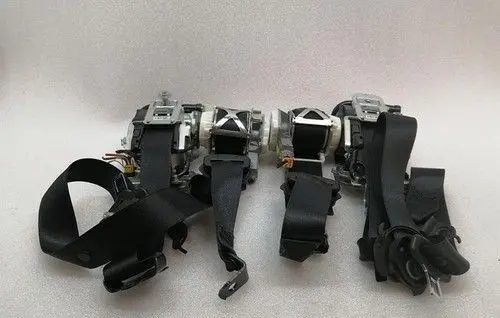Mercedes-Benz E W212 Front seatbelt buckle A2128606585