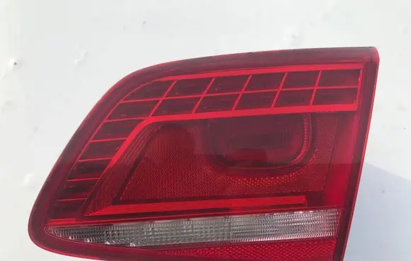 Volkswagen PASSAT B7 Tailgate rear/tail lights 179551R