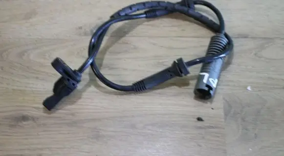 BMW 1 E81 E87 ABS brake wheel speed sensor 6762465