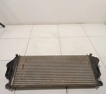 Opel Insignia B Intercooler radiator GG747003 84208