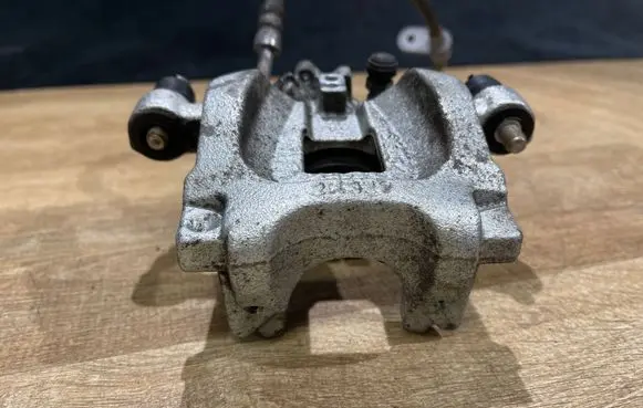 Land Rover Discovery Sport Rear brake caliper 