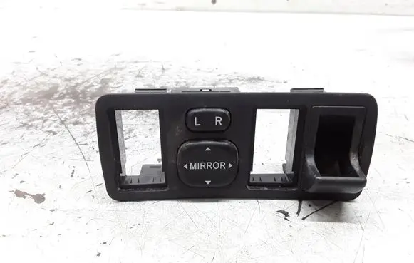 Toyota Corolla E120 E130 Wing mirror switch 183574