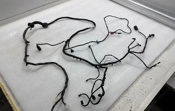 Tesla Model S Tailgate/trunk wiring harness 100442890P YVU2931506000077