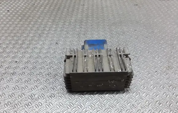 Opel Zafira B Glow plug pre-heat relay 55353011