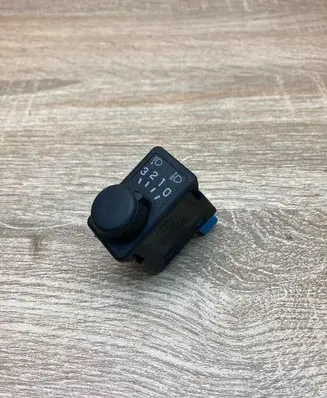 Nissan Primera Headlight level height control switch 37044A D14402