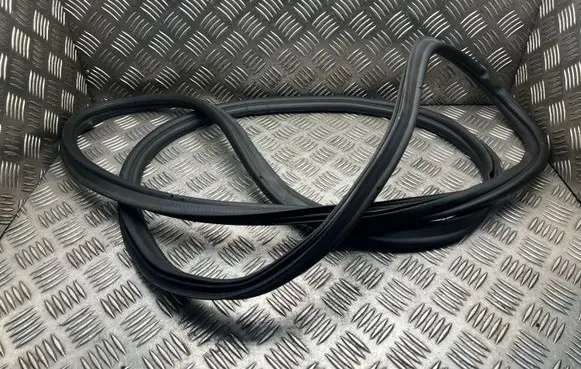 Seat Arona Trunk rubber seal (body)