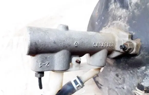 Nissan Almera Tino Master brake cylinder 22157879