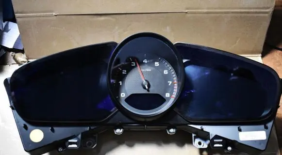 Porsche Panamera (971) Speedometer (instrument cluster) 971920905J555525