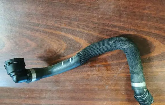 Mercedes-Benz GLC X253 C253 Engine coolant pipe/hose A2385010900