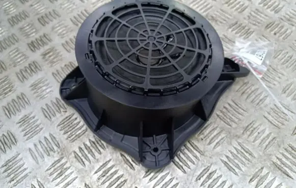 Opel Astra L Subwoofer speaker 9842087880