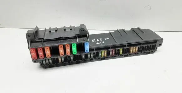 BMW 5 E60 E61 Fuse module 6957330 61446957330