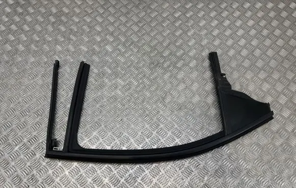 Opel Mokka X Other rear door trim element 9834497880