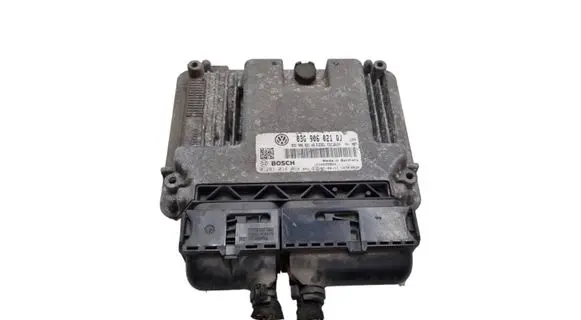 Volkswagen Golf V Engine control unit/module 03G906021QJ