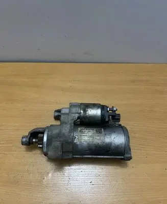 Audi A4 S4 B9 Starter motor 04L911021