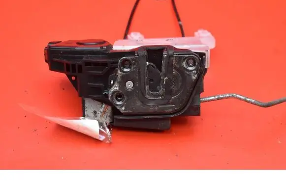 Hyundai Tucson JM Front door lock