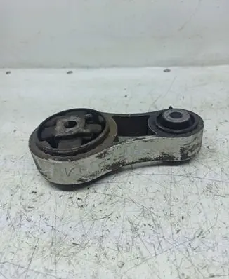 Opel Vivaro Engine mount bracket