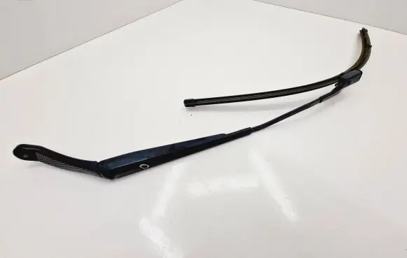 Citroen C4 II Front wiper blade arm 9687494480