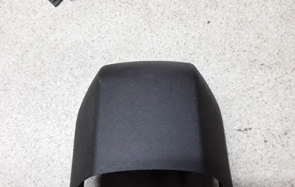 Steering wheel column trim