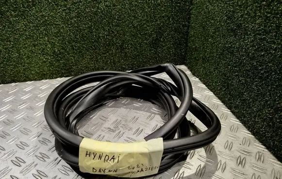 Hyundai Bayon Front door rubber seal 050322 P4273