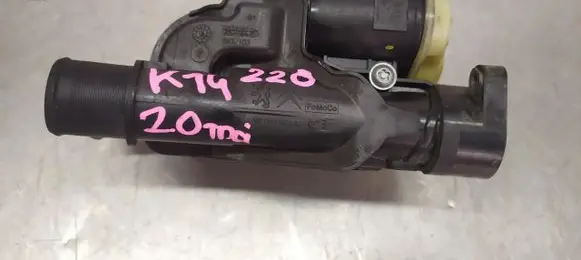 Ford Kuga II Thermostat housing 9604160380