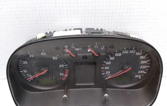 Volkswagen Golf IV Speedometer (instrument cluster) 1J0919880B 88311282