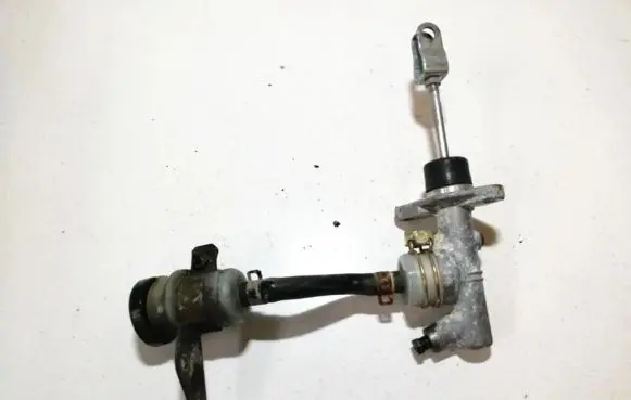 Hyundai Lantra II Clutch master cylinder