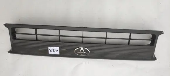 Toyota Hilux (N80, N90, N100, N110) Front bumper upper radiator grill