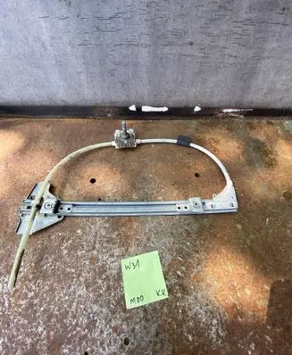 Renault Megane I Rear door manual window regulator 