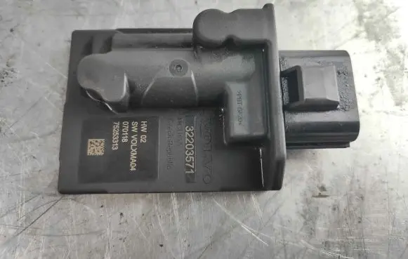 Volvo XC90 Fuel injection pump control unit/module 32312196 31478784
