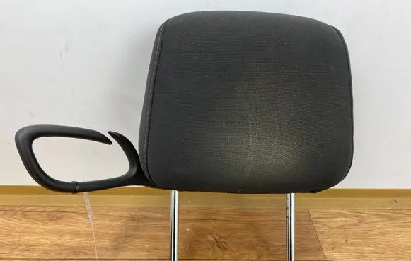 Dodge Challenger Front seat headrest L0237930PINYA
