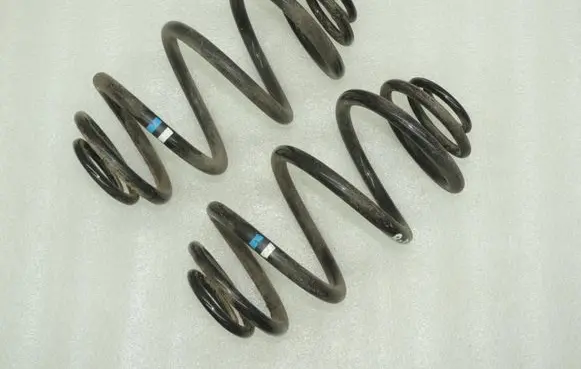 Opel Vivaro Rear coil spring 93459466