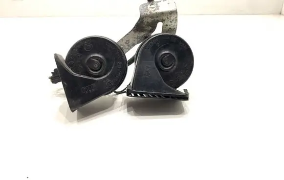 Ford Kuga II Horn signal A046522