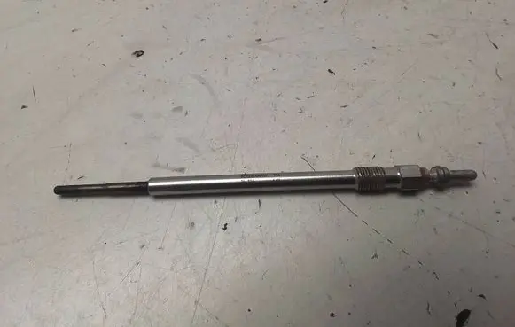 Opel Insignia A Glow plug 55564162