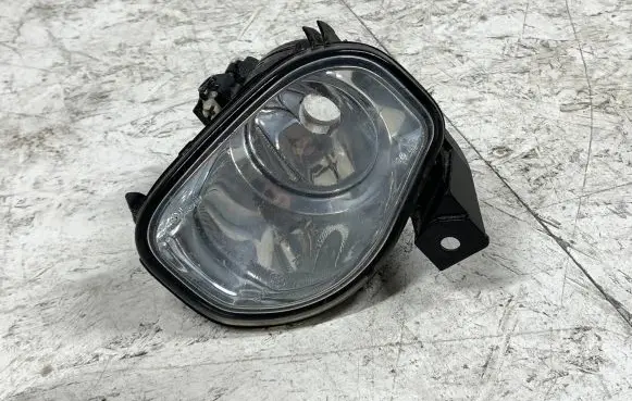 Toyota Avensis T250 Front fog light 8121005060 27042202