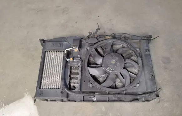 Peugeot 308 Radiator support slam panel